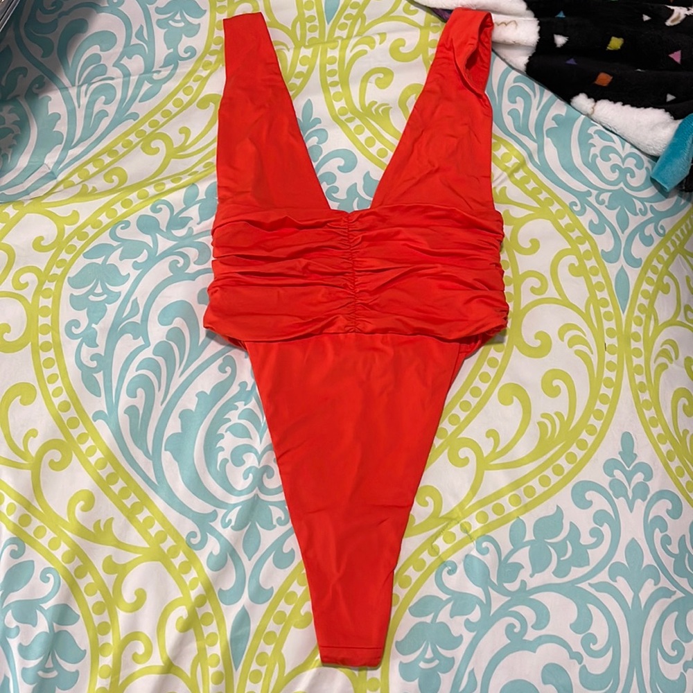 RIOT SWIM ECHO ON PIECE